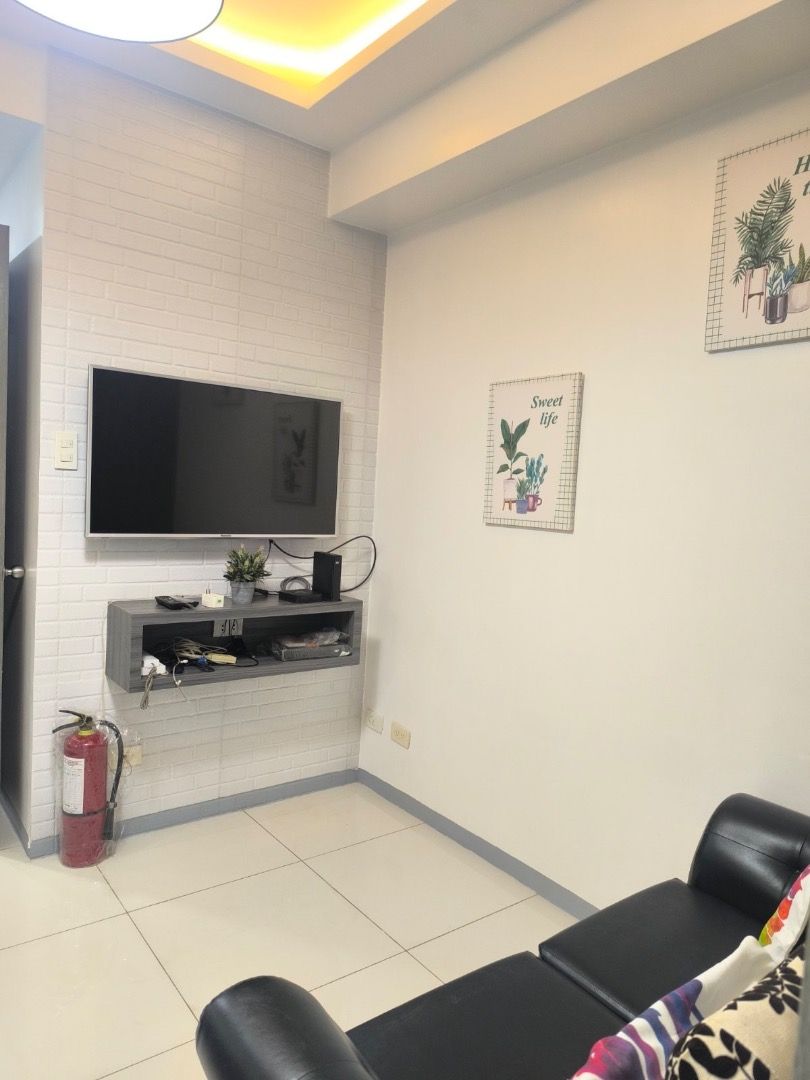 GREEN RESIDENCES 1BR FOR RENT (Category: Apartments & Condos) located in Manila. Submitted by lorin.bindal (Listing ID 1149689507, Image 1). Description: LOCATED BESIDE DE LA SALLE UNIVERSITY TAFT BESIDE ANDREW BUILDING 1BEDROOM FURNISHED WITH AIRCON AND WATER HEATER 24SQM FACING MAKATI SKYLINE FREE USE OF AMENITIES SWIMMING POOL FITNESS GYM GAME ROOM STUDY LOUNGE SKYLOUNGE CONTACT US 0915 619 2740.
