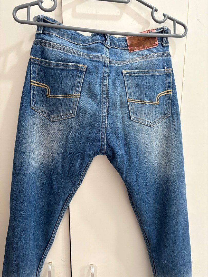 Grizzly Maong Pants size 10 (Category: Babies & Kids Fashion) located in General Trias. Submitted by bella1026 (Listing ID 1404812845, Image 3). Description: Grizzly maong pants Size 10.