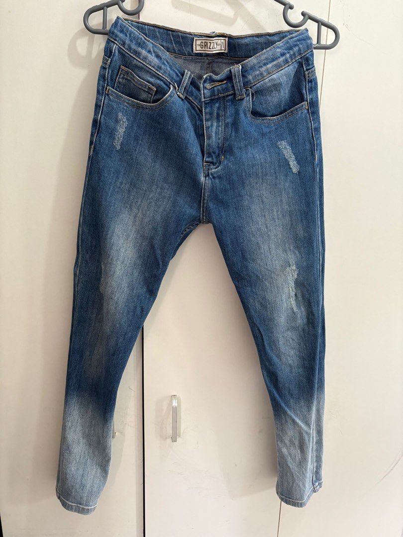 Grizzly Maong Pants size 10 (Category: Babies & Kids Fashion) located in General Trias. Submitted by bella1026 (Listing ID 1404812845, Image 1). Description: Grizzly maong pants Size 10.