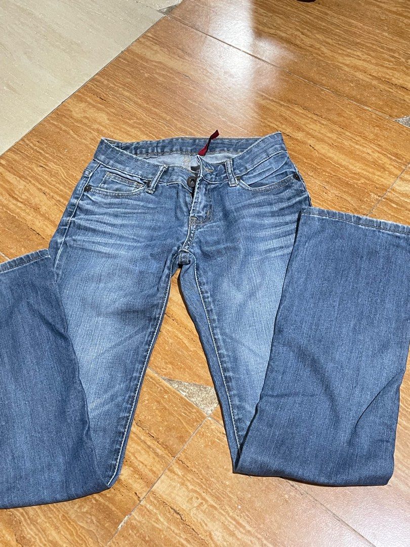 Guess Bootcut Jeans (Category: Jeans) located in Davao. Submitted by keylatates (Listing ID 1404799503, Image 1). Description: Size 25 Straight cut.