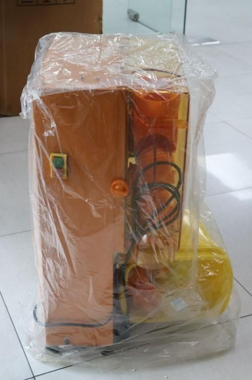 HEAVY DUTY ORANGE/DALANDAN JUICER (Category: Beverages) located in Malabon City. Submitted by paperlink (Listing ID 1404964182, Image 1). Description: ORANGE JUICER Model: 2000M-2(P) Motor Power: 120W Can be used for commercial purposes. Good for office pantry and also for home kitchen. .