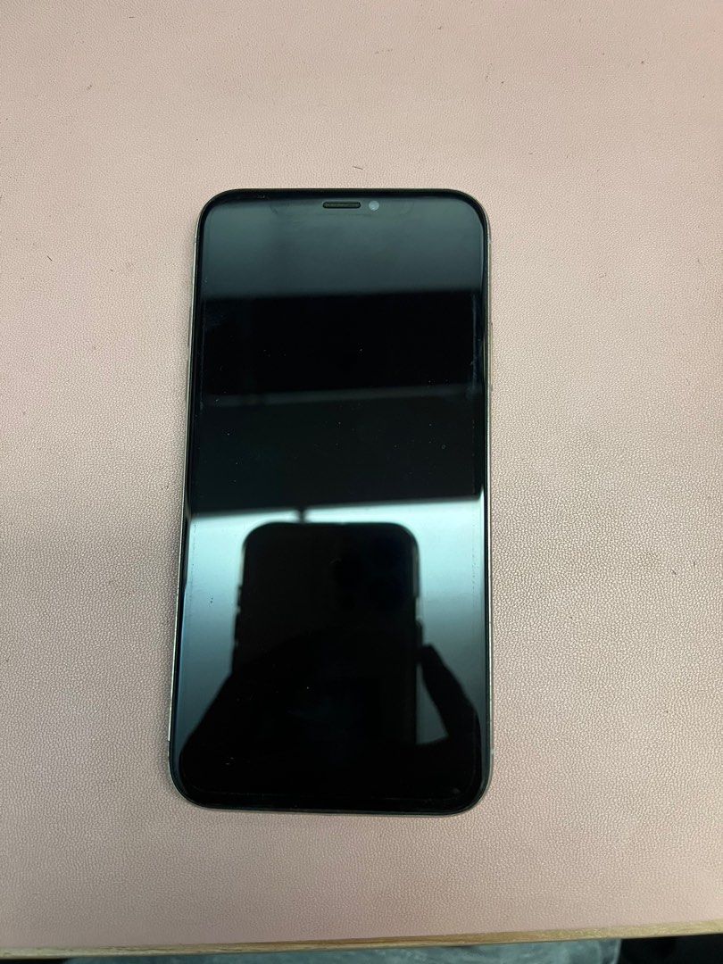 Iphone x 64gb (Category: iPhone X Series) located in Pasay City. Submitted by kerlykarl (Listing ID 1404895549, Image 1). Description: Iphone X 64gb Factory unlocked pwede kahit ano sim Faceid working Gumagana lahat ng part ng screen Issues: May crack sa back part check pic sa post (camera still working and no issue) Sira LCD Rfs extra phone nakatambak lang sa drawer Sta ana manila/Vito cruz.