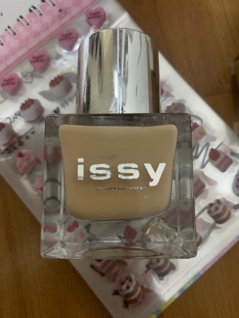 Issy Active Foundation YF1.5 (Category: Makeup) located in Rizal. Submitted by van11160331 (Listing ID 1404809932, Image 2). Description: 60% full.