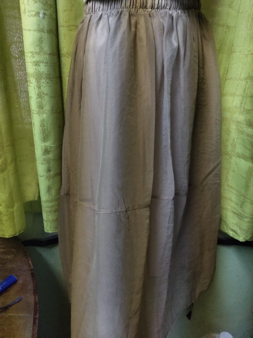 Layeret Skirts (Category: Skirts) located in Manila. Submitted by declutterwithme0809 (Listing ID 1404832333, Image 2). Description: - Layered Skirt - plain design - garterized - Size L - Made of smooth fabric - Versatile and Layered classic style - 20 inches long All items can be shipped thru lalamove,JRS,LBC. (no to free shipping) if i can't reply asap you can also message me on messenger: via martinez or me on my number: 09612095878.