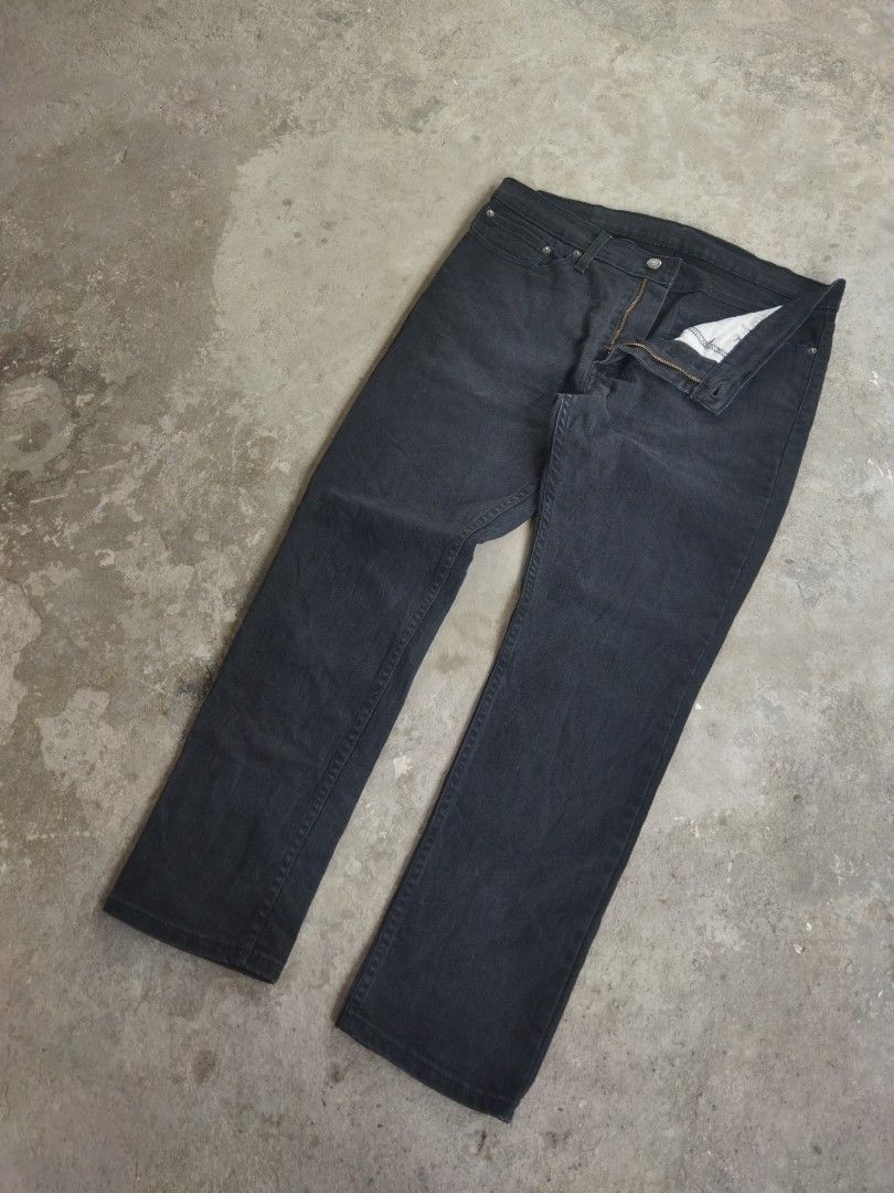LEVI'S BLACK DENIM WATERLESS 511 (RED TAB) (Category: Jeans) located in Las Pinas. Submitted by greedythrifterz (Listing ID 1404850631, Image 3). Description: LEVI'S BLACK DENIM WATERLESS 511 (RED TAB) DIMES- WIDTH 34 TO 35, LENGTH 40 THIGH 12.5, LEG OPEN 7.5 ISSUE- SIGN OF USAGE ONLY, NEEDWASH FREESHIP 📩.