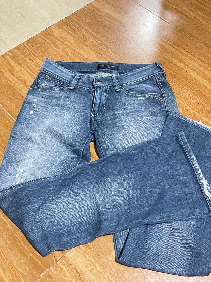 Levi's Lady Style Jeans - Size 28 (Category: Jeans) located in Davao. Submitted by keylatates (Listing ID 1404799620, Image 1). Description: Bootleg Size 28 Hipster.