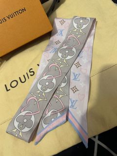 (Category: ) located in . Submitted by luxuresbagsandaccessories (Listing ID 1404774859, Image 1). Description: .