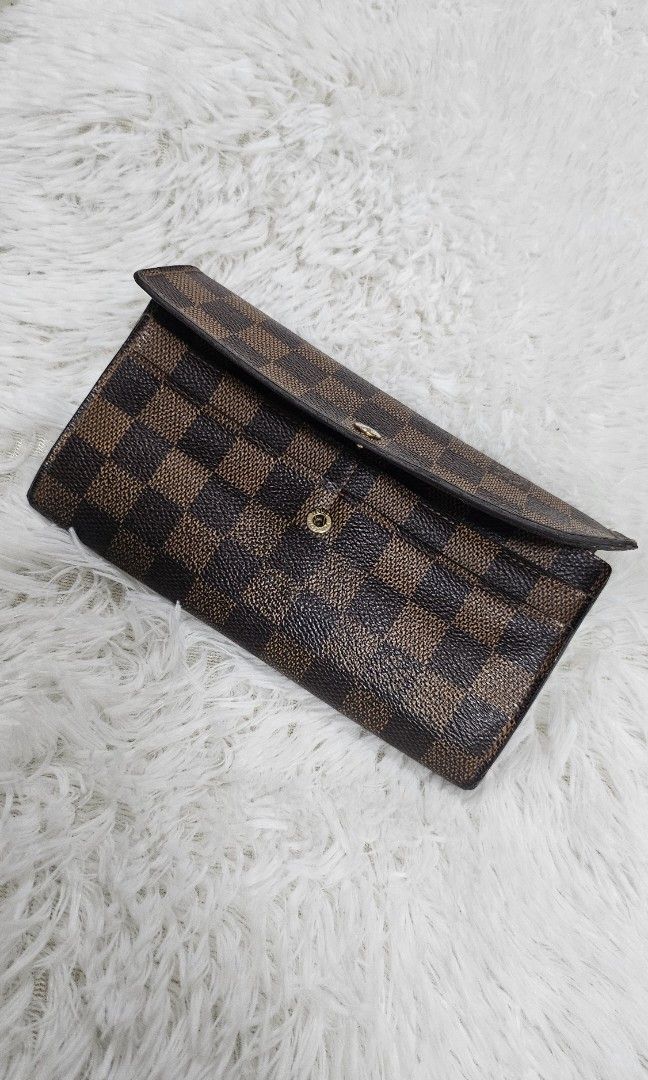 Louis Vuitton Sarah Wallet (Category: Luxury Bags & Wallets) located in Quezon City. Submitted by tellmystore (Listing ID 1404869238, Image 3). Description: Japan Pre-loved Louis Vuitton Sarah Wallet in good condition..
