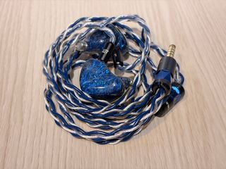 （分類：）位於 。 由 apexheadphone 提交（商品編號 1404920760，圖片 1）。簡介： 。