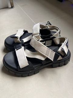 （分類：）位於 。 由 idunnohaha 提交（商品編號 1404831381，圖片 1）。簡介： 。