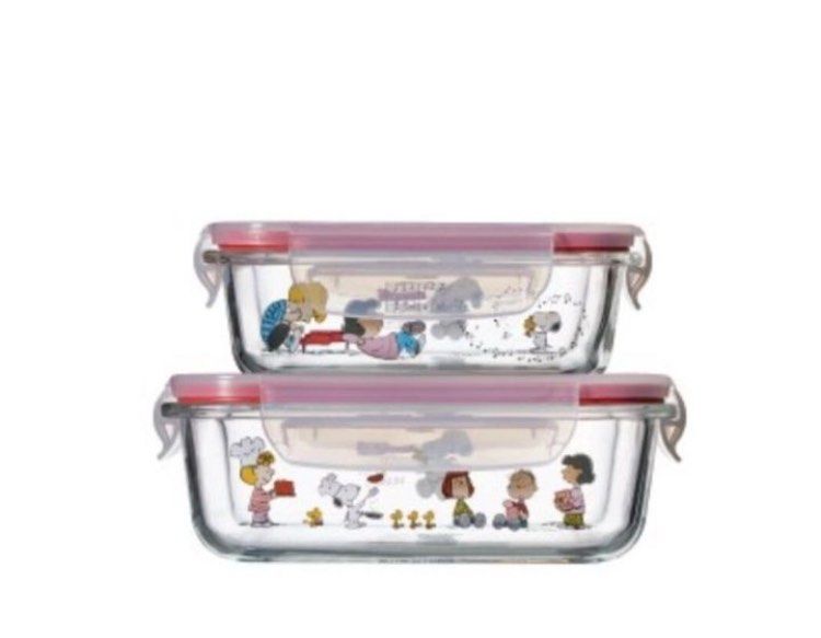 pyrex x peanuts limited edition glass storage set (Category: Food Organization & Storage) located in Muntinlupa City. Submitted by konmaried (Listing ID 1404721621, Image 1). Description: 345ml + 630ml mop: maya/bank transfer rfs: decluttering no issues except nangatngat ng puppies yung corner ng box tags: pyrex | peanuts | charlie brown | snoopy.
