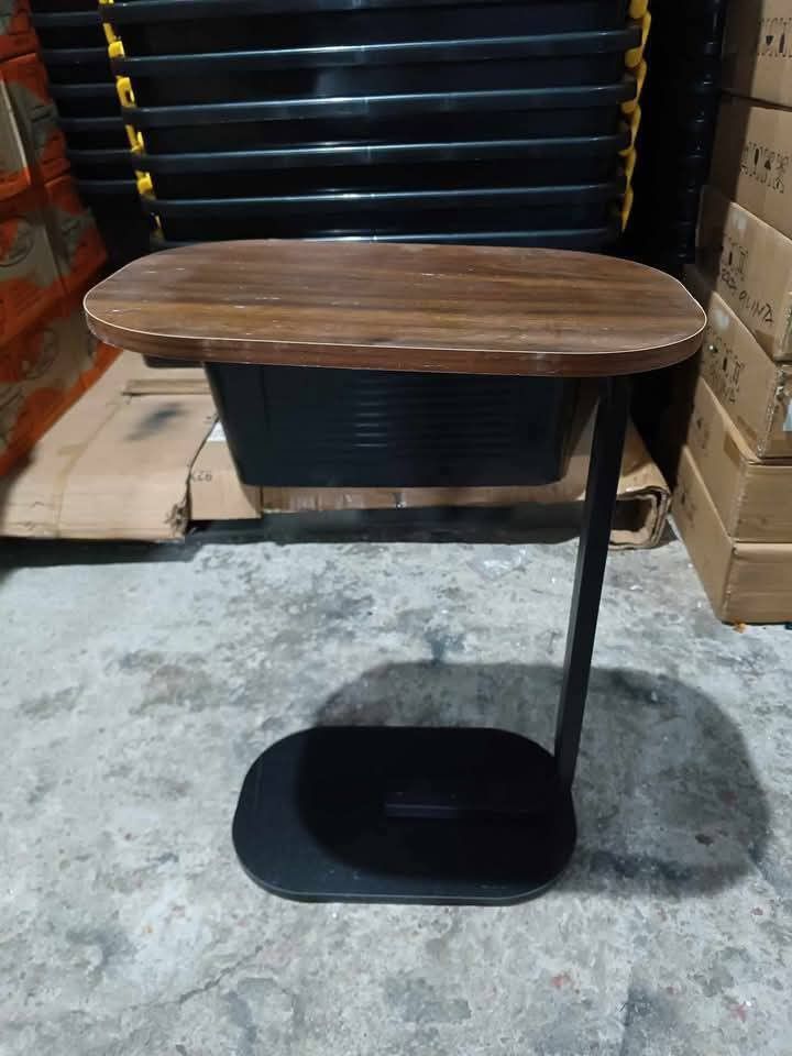 Side Table Oval Brown (Category: Tables & Sets) located in Manila. Submitted by redonlineshop (Listing ID 1404835359, Image 2). Description: Side Table Oval Brown ₱650 ON HAND BRAND NEW Mode of Payment: Gcash,COD Same day delivery + Delivery Fee.