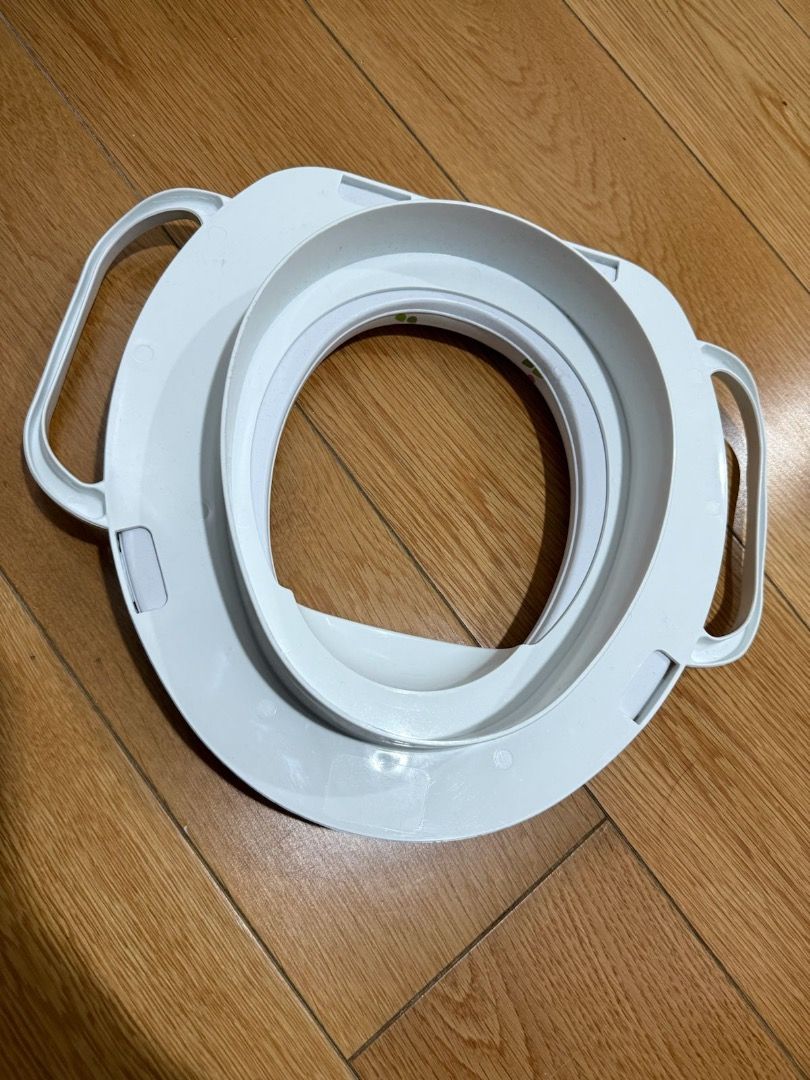 Soft Potty Adaptor Seat (Category: Toilet Training) located in Taguig. Submitted by debeardebar (Listing ID 1404910937, Image 2). Description: Soft Potty Adaptor Seat like new, never used Pick-up in BGC Gcash / Cash payment only Buyer bear delivery cost Mothercare, Stokke.