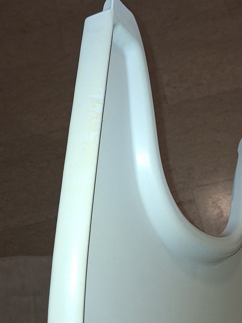 Stokke chair table and protection with cushion beige color (Category: Baby High Chairs) located in Singapore. Submitted by christ.n (Listing ID 1404777461, Image 3). Description: pickup Haig road 438791.