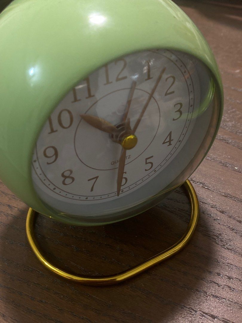 Table clock (Category: Clocks) located in Singapore. Submitted by pyonyosells (Listing ID 1403581268, Image 2). Description: Working condition, displayed but too much clocks so wish to clear.