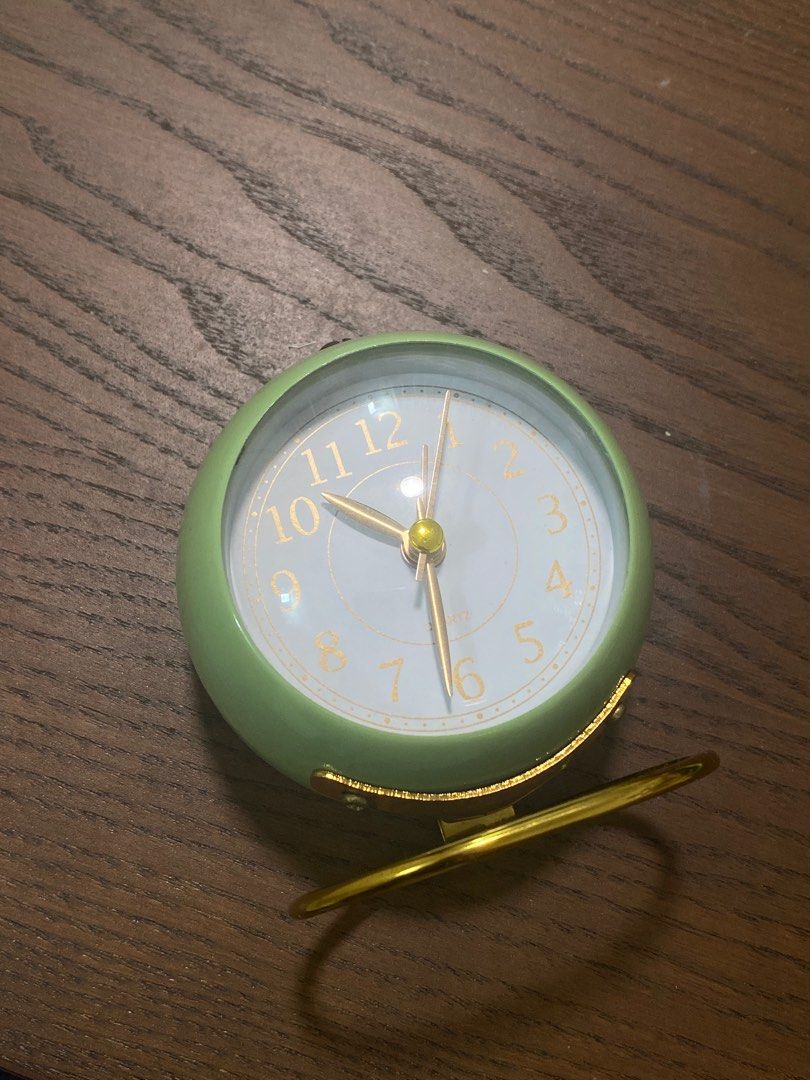 Table clock (Category: Clocks) located in Singapore. Submitted by pyonyosells (Listing ID 1403581268, Image 1). Description: Working condition, displayed but too much clocks so wish to clear.