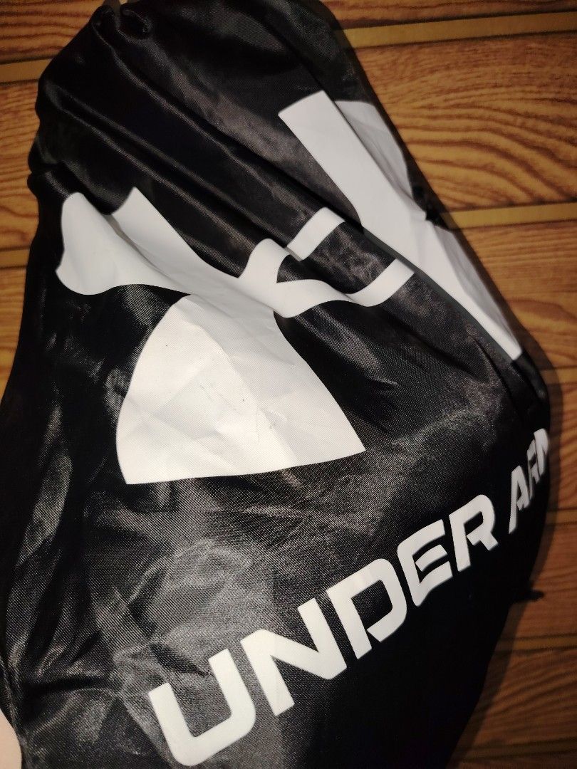 Ua (Category: Backpacks) located in Bulacan. Submitted by jhefkheelo02163 (Listing ID 1404785150, Image 3). Description: Og under armor Backpack Likenew 😍😍😍 380 only Semi large size.