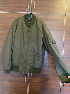 (Category: ) located in . Submitted by universal_shoppers1881 (Listing ID 1404797284, Image 1). Description: .