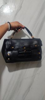 (Category: ) located in . Submitted by chicout (Listing ID 1404905857, Image 1). Description: .