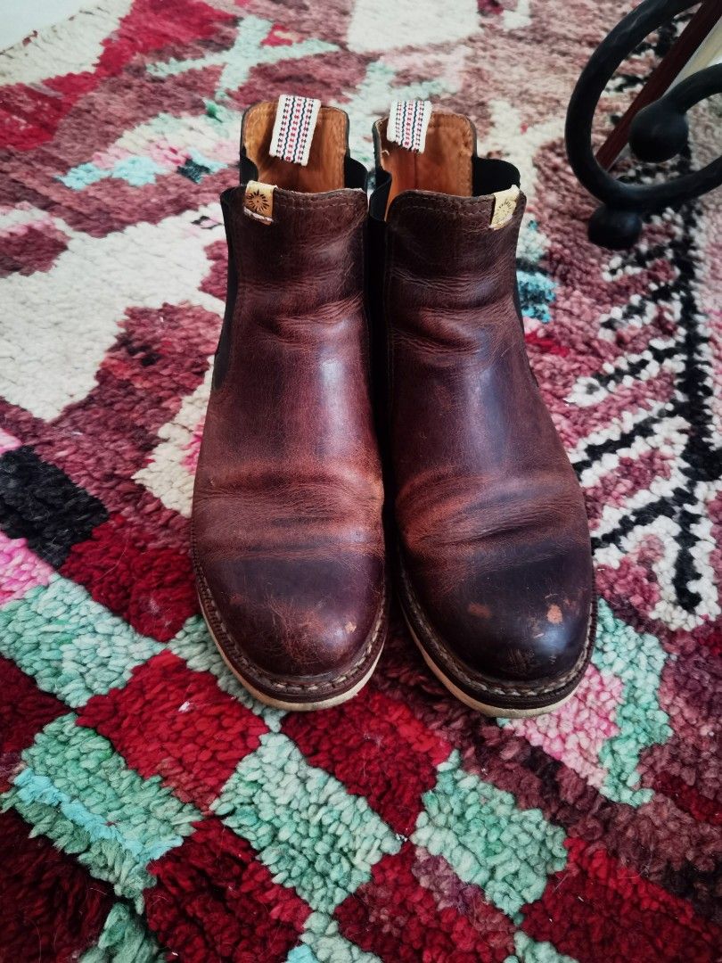 Visvim Brown Chelsea Boots (Category: Boots) located in Quezon City. Submitted by migz.consengco (Listing ID 1404869129, Image 2). Description: Visvim Chelsea Size US 9 Authentic Good Condition Selling only at 10k Meet up sa Quezon City Commonwealth Ave.