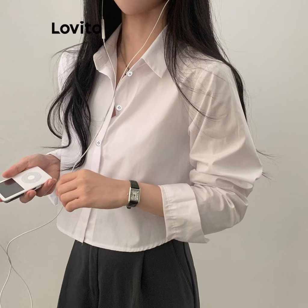 Cropped White Collared Polo (Category: Blouses) located in Paranaque City. Submitted by moonbea (Listing ID 1404919799, Image 2). Description: - White collared blouse - Long sleeves - Button-down style - Lightweight fabric - Versatile for various outfits - Solid white color.