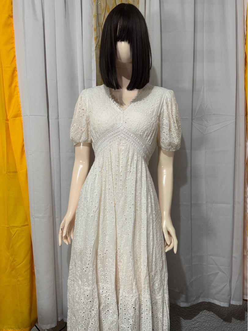 White Puff-Sleeve Maxi Dress (Category: Dresses) located in Quezon City. Submitted by everydayessentialsstudio (Listing ID 1404945802, Image 2). Description: A white maxi dress with puff sleeves and delicate texture. Perfect for soft girl looks or minimalist outfits. Features: • XXS to Semi-Medium • Puff sleeves • Maxi length • White color • Feminine silhouette #WhiteDressPH #PuffSleeveDress #Revive #SoftGirlStyle #MaxiDress.