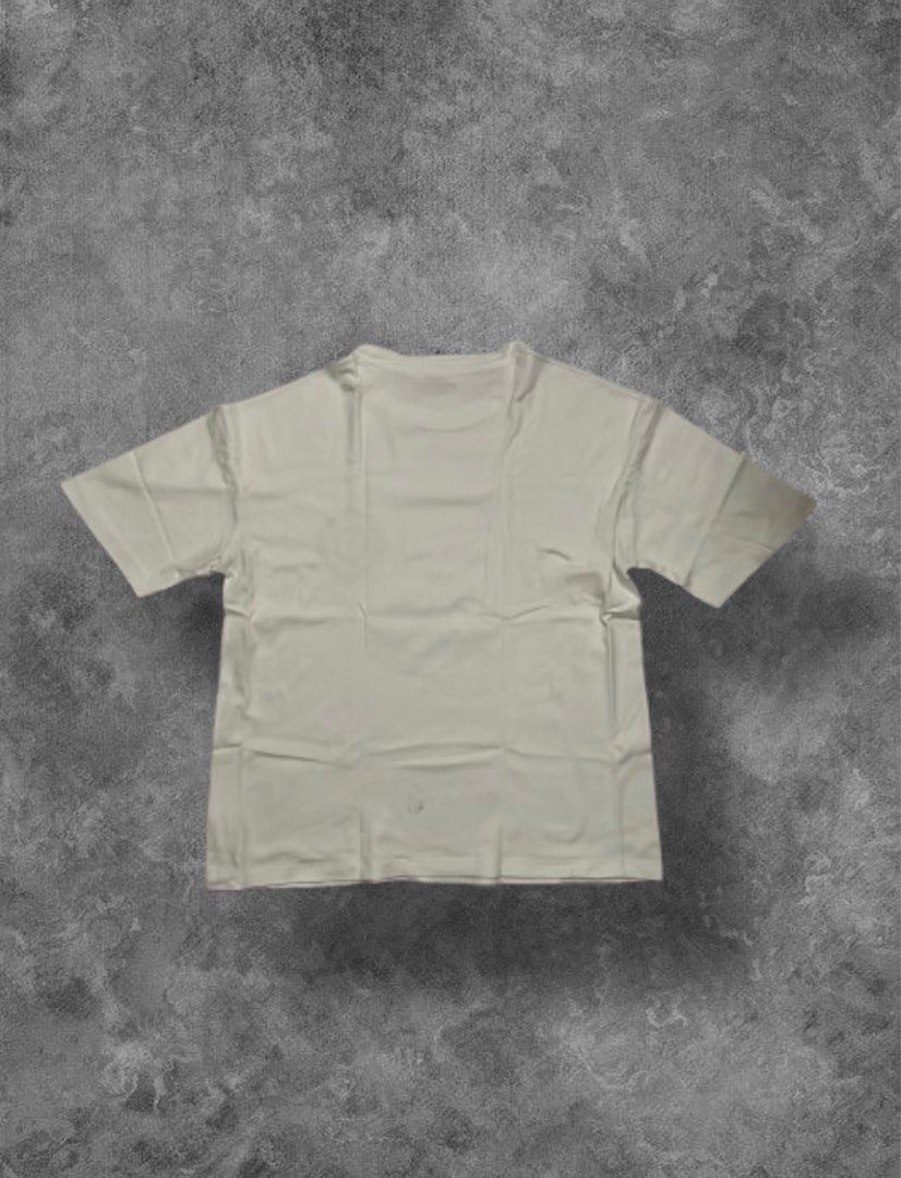 White Zara T-Shirt (Category: Tshirts & Polo Shirts ) located in Pasig City. Submitted by yel0821 (Listing ID 1404881351, Image 2). Description: Dimes: Length: 28 Width: 22 Issues: None.
