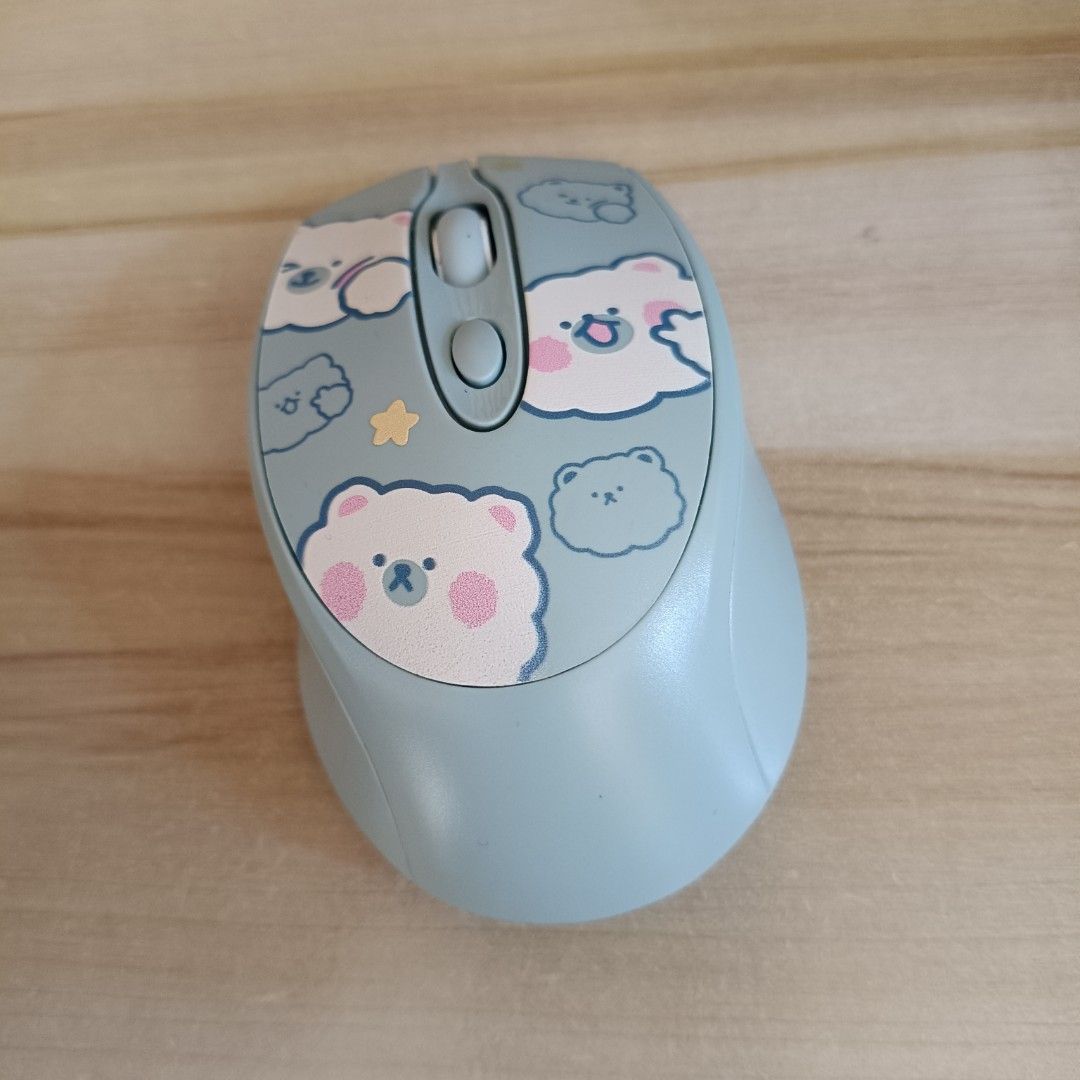 Wireless Mouse Laptop Optical Mice (Category: Laptops & Notebooks) located in Manila. Submitted by bautistatr77856 (Listing ID 1404832701, Image 2). Description: Pa'MINE 🤩🤩 Wireless Mouse Laptop Optical Mice (Like new) ✅✅✅ ONHAND ✅✅✅ Pa-PM sa mga gustong mag avail✨🙏 YES TO: ✅ S. checkout ✅ Lalamove ✅ Pick up 📍 LOC. SANTA ANA TAGUIG.