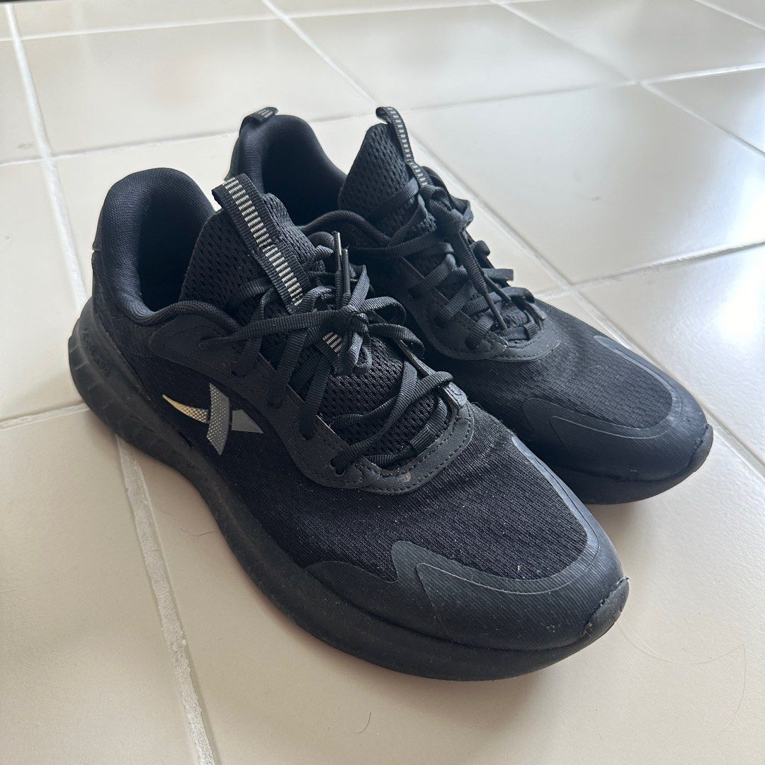 Xtep Black Running Shoes (Category: Sneakers) located in Manila. Submitted by hvlromero (Listing ID 1404786792, Image 1). Description: ✨FOR SALE✨ XTEP BLACK RUNNING SHOES ✅SIZE EURO 44 ✅ISSUE: SEMI SOLE SEP (3rd/4th pic) ✅BAWAL SA MAARTE ✅GOODS PANG BEATERS 👍🏻 ✅LOCATION: STA MESA, MANILA ✅MODE OF PAYMENT: BANK TRANSFER/GCASH ONLY.