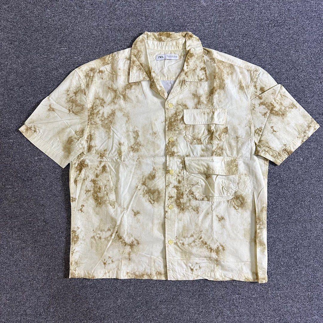 Zara Short Sleeve Polo (Category: Tshirts & Polo Shirts ) located in Quezon City. Submitted by leaneder23 (Listing ID 1404853899, Image 3). Description: Zara Polo Used once only Bought at SM Megamall Srp is around ₱2,595 to ₱2,995 Length: 26 inches Width: 23 inches (Perfume not included) Location: Quezon City RFS: Decluttering .