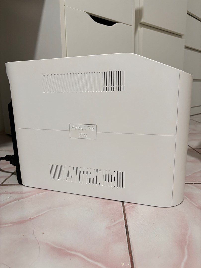 APC Back-UPS Pro BGM2200-MSX (Category: Other Accessories) located in Mandaluyong City. Submitted by makeup_goods (Listing ID 1405098663, Image 3). Description: Sample lang yung sa photo. Ang sinisell po is color Black. Brand new .