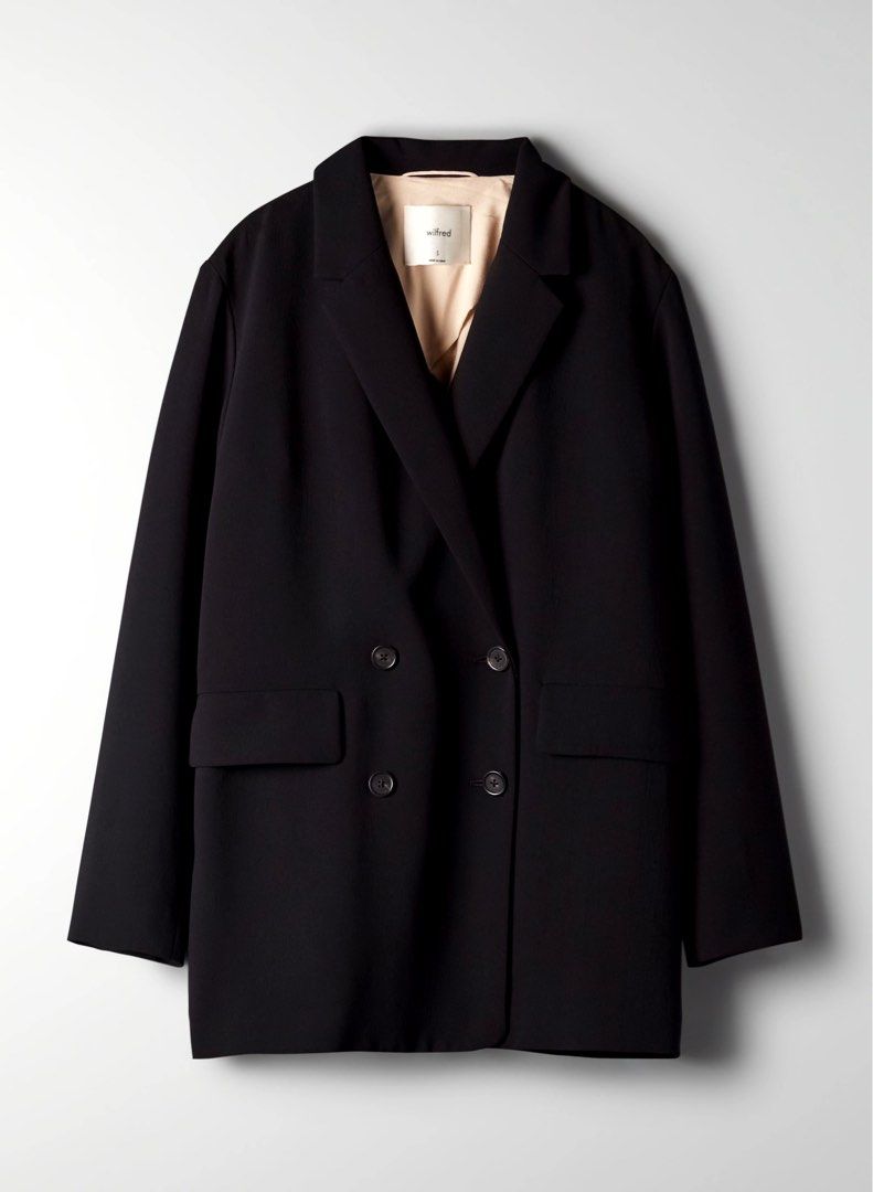Aritzia Wilfred Cherrelle Blazer Coat in Size Small (Category: Coats, Jackets and Outerwear) located in Quezon City. Submitted by prebyflo (Listing ID 1405035131, Image 1). Description: ✨ Price reduced from 1880 ✨ Retails for $250 + tax Selling super low Small on tag Fits up to medium frames 9/10 condition Not faded Just needs cleaning and ironing since it was stored for quite some time No issues! This is a fully lined, double-breasted blazer wit