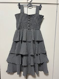 (Category: ) located in . Submitted by fash_fash_fast (Listing ID 1405074271, Image 1). Description: .