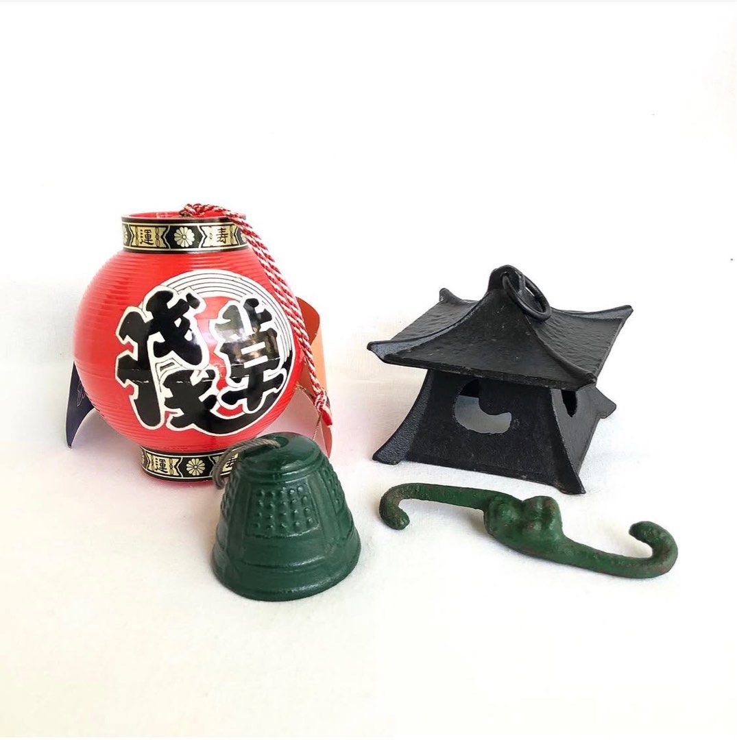 Cast Iron Wind Chime Bell Garden Decor (Category: Wall Decor) located in Davao. Submitted by ejd_needsandwants (Listing ID 1405082561, Image 1). Description: ✅ Yes, AVAILBLE ❗️ ✴️ For Sure Buyer ⤵️ Details Below Wind Chime Set 💨🌬️🎐 🐵 Monkey Cast Iron Hook ~ vgc ~ apporx. 4"L 🌙 Pagoda Cast Iron Wind Chime Housing 💨🎐 ~ housing only, with bell hook. ~ approx. 3.5" x 3.5" x 3"H 🏮Lantern Design Wind Chime ~ cast iron bell with plastic lantern 