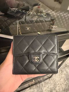 (Category: ) located in . Submitted by httpfashion (Listing ID 1405094292, Image 1). Description: .