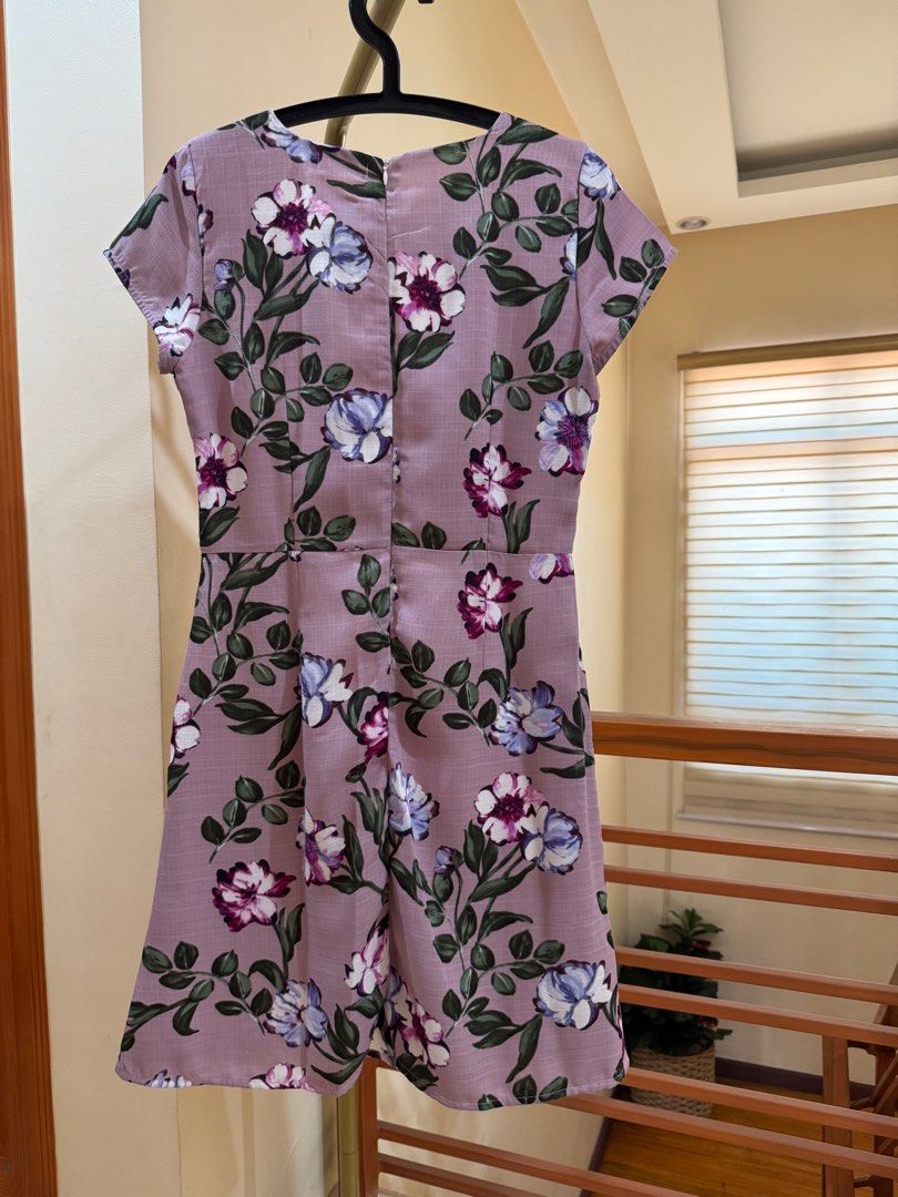 Dress Pd & Co Floral Print (Category: Dresses) located in Taytay. Submitted by miley_kay (Listing ID 1405000139, Image 2). Description: Size when laid flat: Bust 45cm, Waist 37cm, Hips 49cm, Length 89cm.