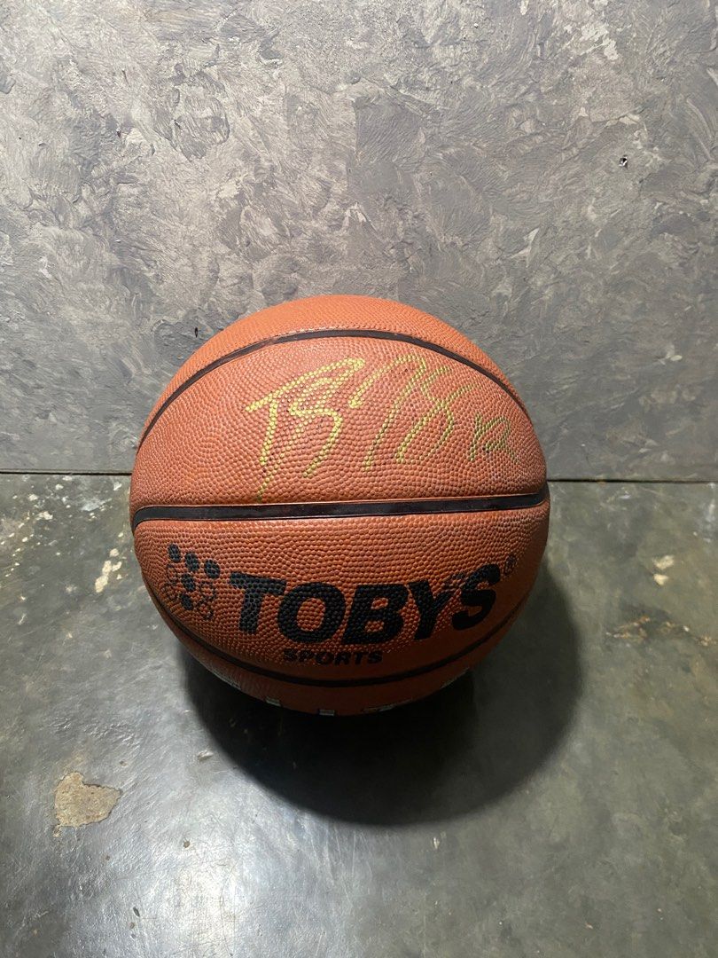 Dwight Howard Signed Tobys Ball (Category: Western Merchandise) located in Pasig City. Submitted by lumangkamisa (Listing ID 1405090705, Image 1). Description: Signed Ball by Dwight Howard. Can provide photos and videos.
