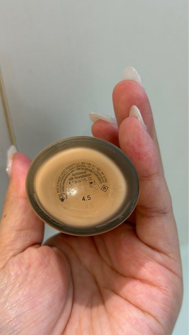 Giorgio Armani Luminous Silk Foundation (Category: Makeup) located in Quezon City. Submitted by prelovedbygirliess (Listing ID 1404967669, Image 3). Description: Purchased from NYC 75% left Shade: 4.5.