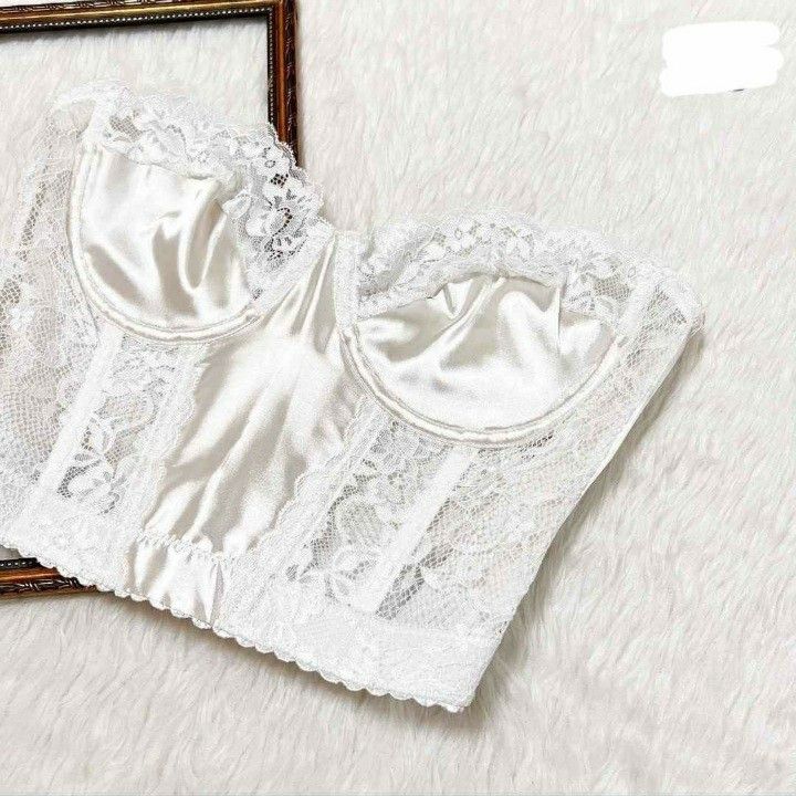 Glasslace Chic Corset in Elegant White (Category: Others Tops) located in Pasay City. Submitted by arenjay39 (Listing ID 1405151168, Image 2). Description: Size: L | 34C-D to 36A-B |29-34 in waist ♡ brandnew! Bought it for ₱680, selling it for ₱250 na lang. Hindi ko pa siya nagagamit. Bought it from @paraluman.intimates in IG ♡ intricate details, love the design ♡ with bones, underwired ♡ high quality lightweight material, semi stretchable ♡ hook