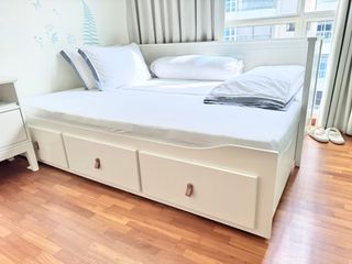 (Category: ) located in . Submitted by sophie (Listing ID 1405047434, Image 1). Description: .