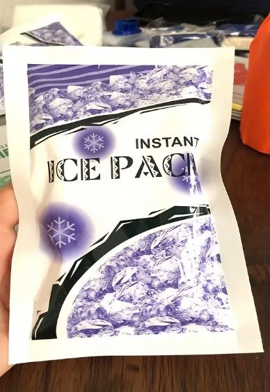 INSTANT ICE PACK (Category: Medical Supplies & Tools) located in Quezon City. Submitted by andrea_dxs (Listing ID 1404970888, Image 1). Description: .