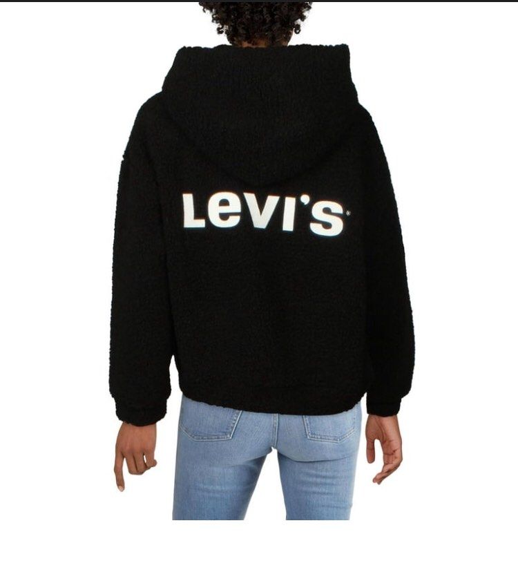 Levis Anna Faux sherpa pullover boxy style (Category: Coats, Jackets and Outerwear) located in Manila. Submitted by findph09 (Listing ID 1405063343, Image 2). Description: Levis Anna Faux sherpa pullover boxy style Size on tag small Width 22 length 21 No issue Like new condition Price: 950+sf Lalamove & Jntexpress courier 🚚 .