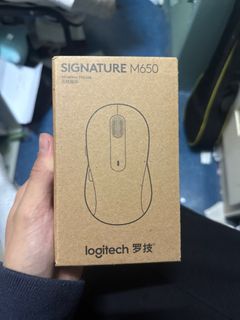 Logitech Signature M650 Wireless Mouse