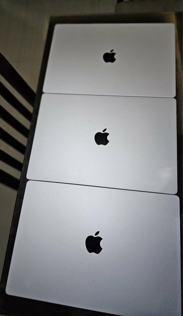 MACBOOK PRO M3 16INCH 36GB RAM 1TB MAX SPECS (Category: Laptops & Notebooks) located in Marikina City. Submitted by dp.gadgets (Listing ID 1405149635, Image 2). Description: Macbook Pro M3 16inch 36GB RAM 1TB STORAGE - Max SPECS (SILVER) ‼️ 109,500 ‼️ LOWEST IN THE MARKET • 12-core CPU • 18-core GPU • 16-core Neural Engine • 36GB unified Memory!! • 1TB SSD storage!! • Tahou macos 26.0.1 • Liquid Retina XDR display • Magic Keyboard with TouchID • 