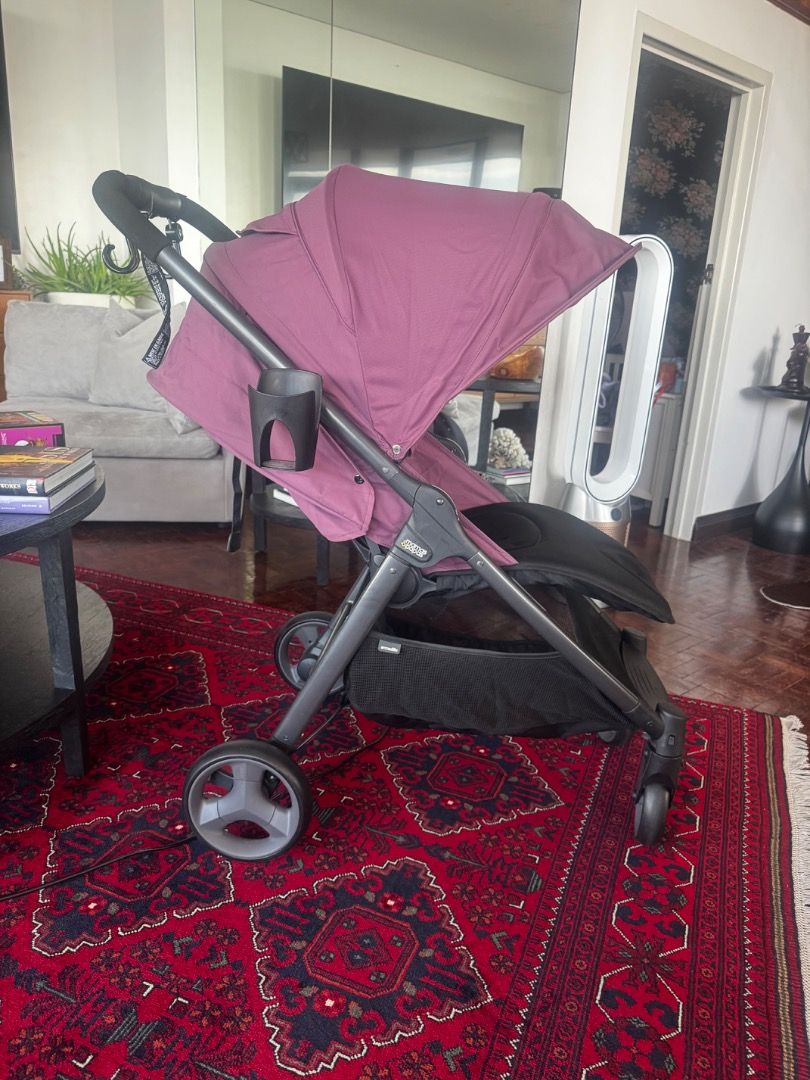 Mamas&papas Armadillo stroller (Category: Strollers) located in Mandaluyong City. Submitted by romado (Listing ID 1405127053, Image 2). Description: -SRP 25000php -Stroller come with mothercare hangers and cup holder .