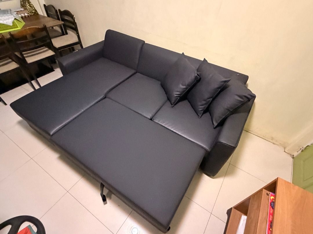 Mandaue Foam Hamilton Sofa Bed with Chaise Lounge (Category: Sofas) located in Quezon City. Submitted by chaelmangibin (Listing ID 1405095844, Image 3). Description: Selling our pre-loved Mandauefoam Sofa Bed with Chaise Lounge Storage Color: Tully Black Material: Leather This was only bought early this year RFS: The Sofa is, unfortunately, too big for our living area SRP is at P37,000, selling for 32,000 (still negotiable).