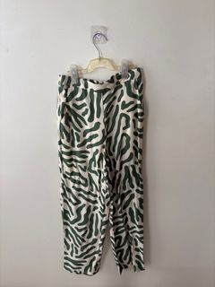 (Category: ) located in . Submitted by beyondmywardrobe (Listing ID 1405007307, Image 1). Description: .