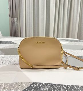 (Category: ) located in . Submitted by bitsfrommycloset (Listing ID 1405087058, Image 1). Description: .
