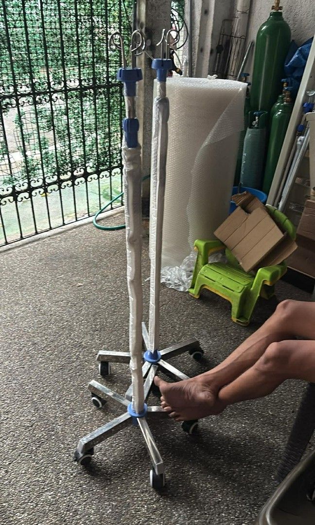 mura na adjust height IV STAND (Category: Medical Supplies & Tools) located in Manila. Submitted by joy63057743416 (Listing ID 1405154837, Image 1). Description: we accept bulk orders brandnew affordable onhand negotiable good quality and condition open for pick up and delivery high quality we also sell many medical supplies call me 09268225723 cod,gcash,bank transfer lifetime time free service.
