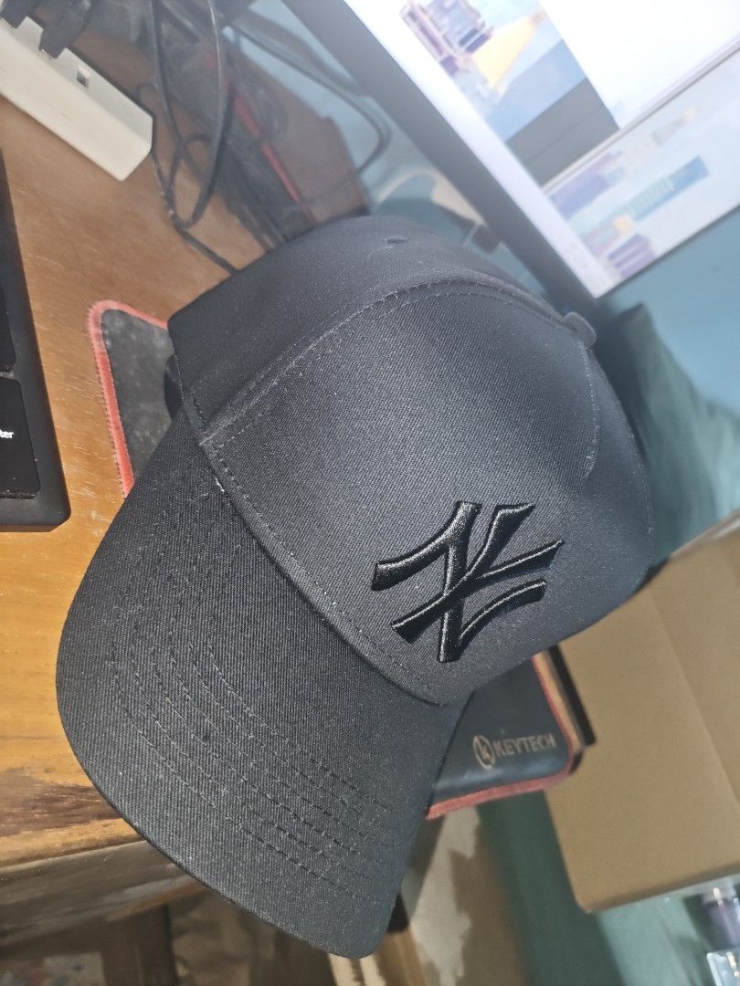 NY Cap Black (Category: Caps & Hats) located in Quezon City. Submitted by declutteric (Listing ID 1405022239, Image 2). Description: Nabili sa Tiktok P360 Sinukat lang kaso mejo maliit OSFA Not orig P250 na lang mga boss!.